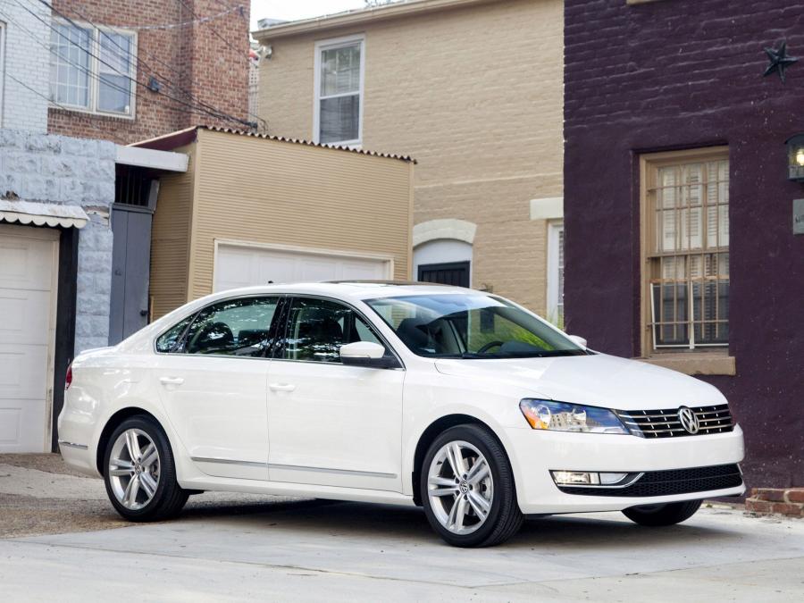  Volkswagen Passat TDi 2012 года  (US) (фото 10 из 14)